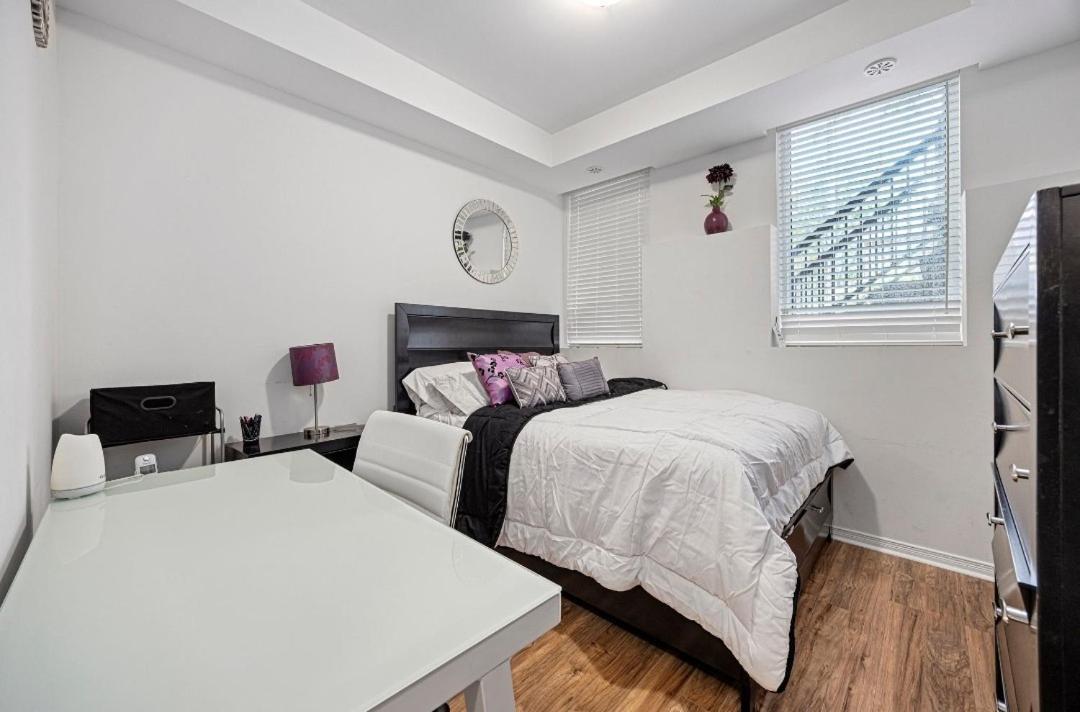 Beautiful Townhouse Near Yorkdale Mall, Wilson Subway Apartment Toronto Exterior foto