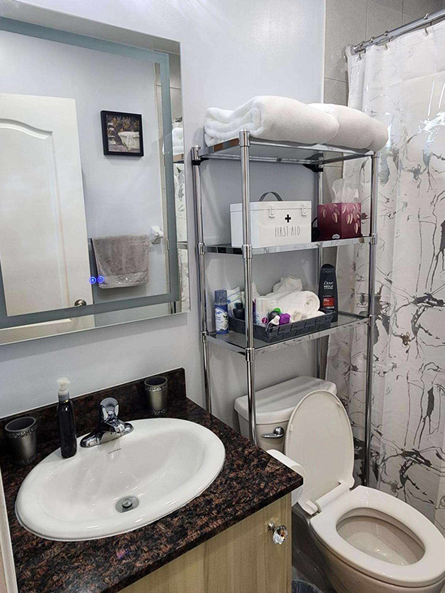 Beautiful Townhouse Near Yorkdale Mall, Wilson Subway Apartment Toronto Exterior foto